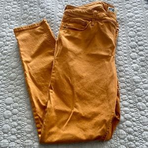 EUC Old Navy Women’s Rockstar Chinos